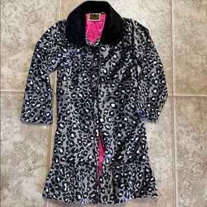 Boutique snow leopard jacket. Size 6x